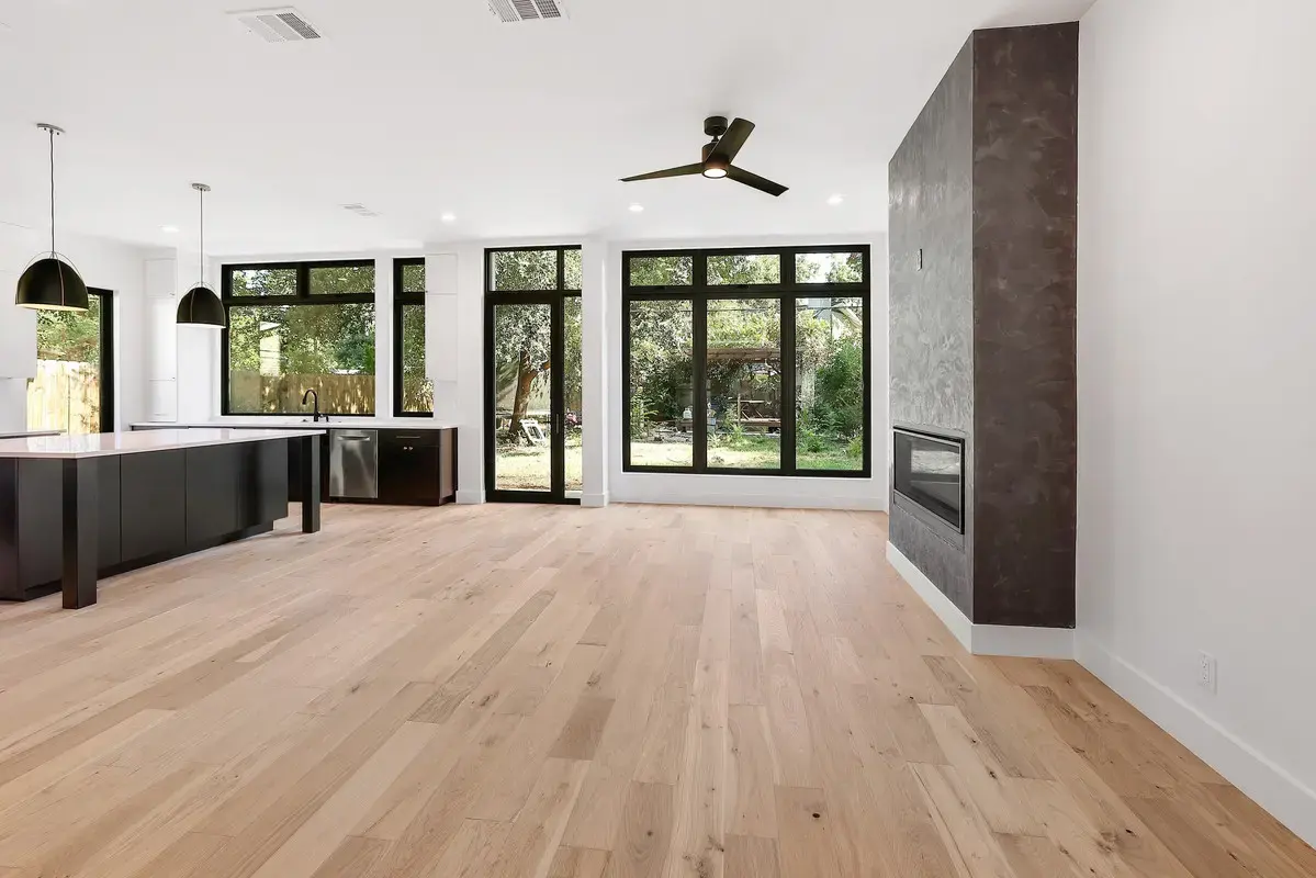 King Residence — gallery image 1